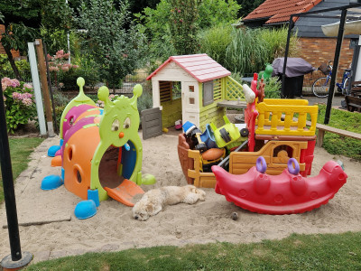 Spielparadies im Schrebergarten Spielparadies im Schrebergarten